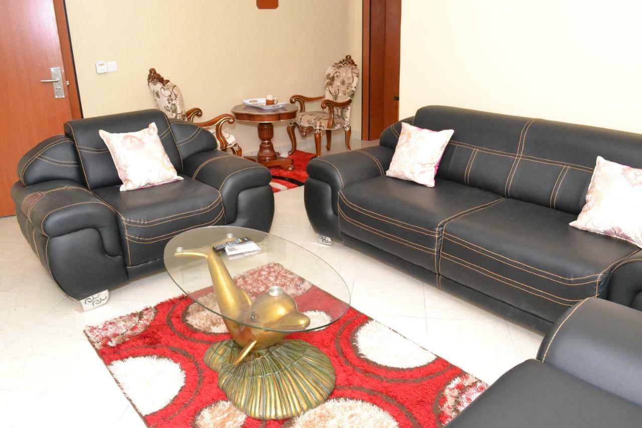 Limoh Suites Бенин-Сити Экстерьер фото