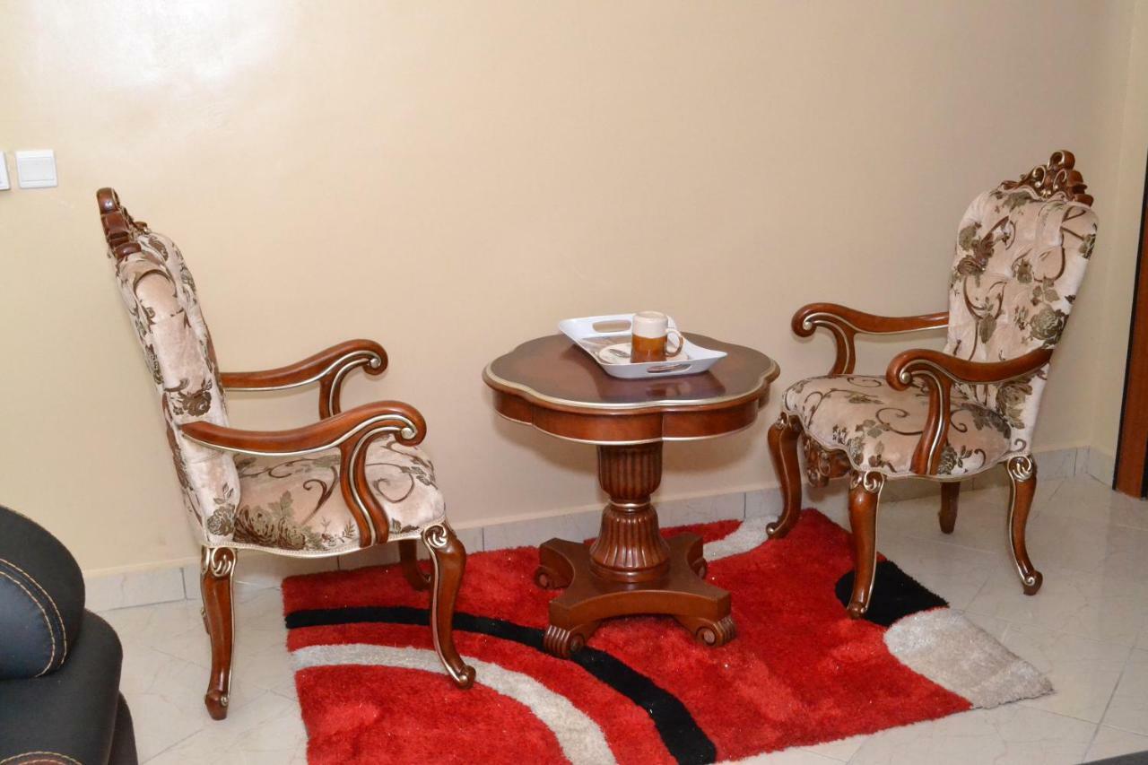 Limoh Suites Бенин-Сити Экстерьер фото