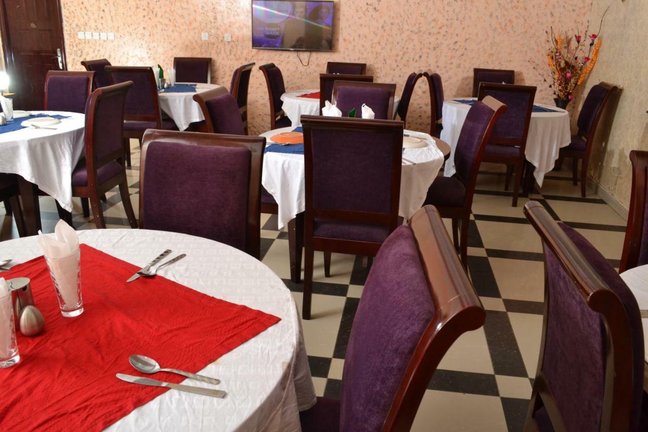 Limoh Suites Бенин-Сити Экстерьер фото