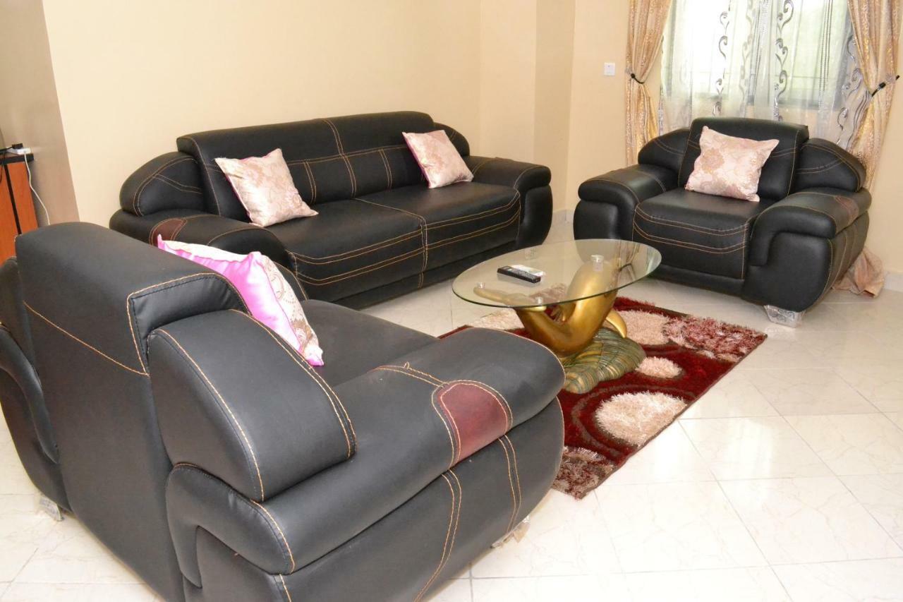 Limoh Suites Бенин-Сити Экстерьер фото