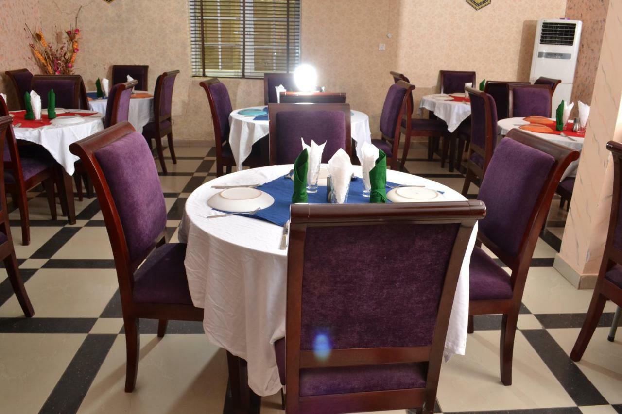 Limoh Suites Бенин-Сити Экстерьер фото