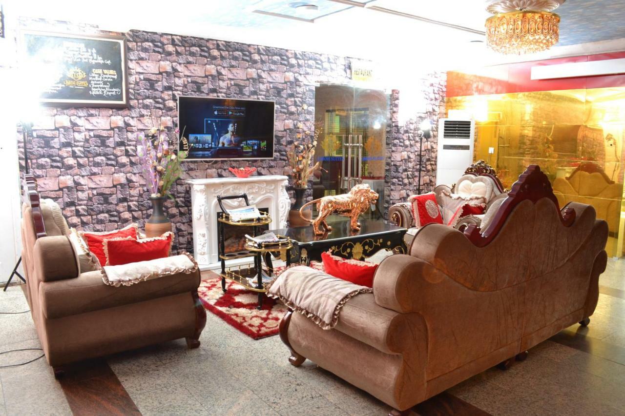 Limoh Suites Бенин-Сити Экстерьер фото